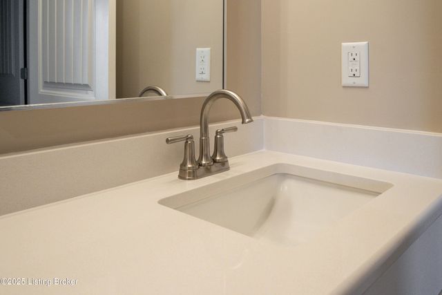 7834 Linwood Cir, Charlestown, IN 47111