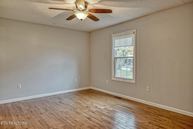 731 Howell St, Sparta, TN 38583