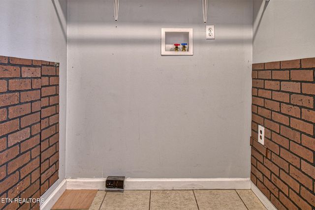 731 Howell St, Sparta, TN 38583