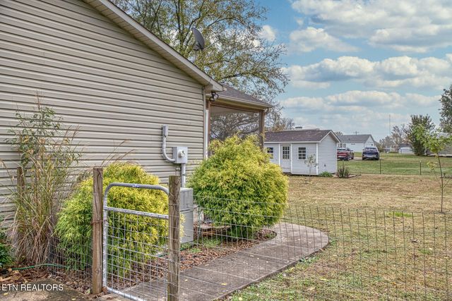 731 Howell St, Sparta, TN 38583