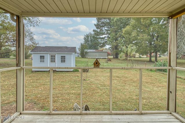 731 Howell St, Sparta, TN 38583