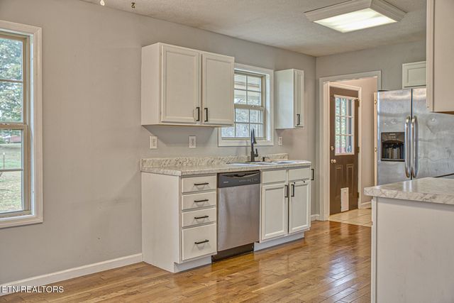 731 Howell St, Sparta, TN 38583