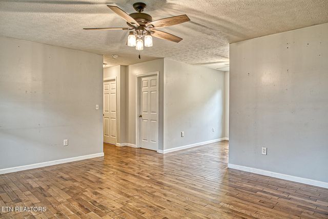 731 Howell St, Sparta, TN 38583