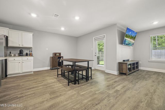 6531 Eastland Circle, Biloxi, MS 39532