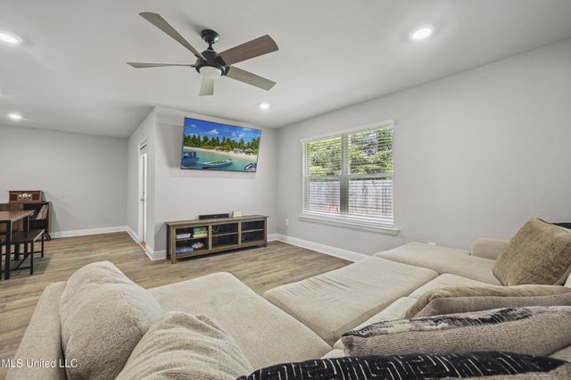 6531 Eastland Circle, Biloxi, MS 39532