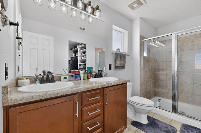 1018 Northern Lights Way NE, Rio Rancho, NM 87144