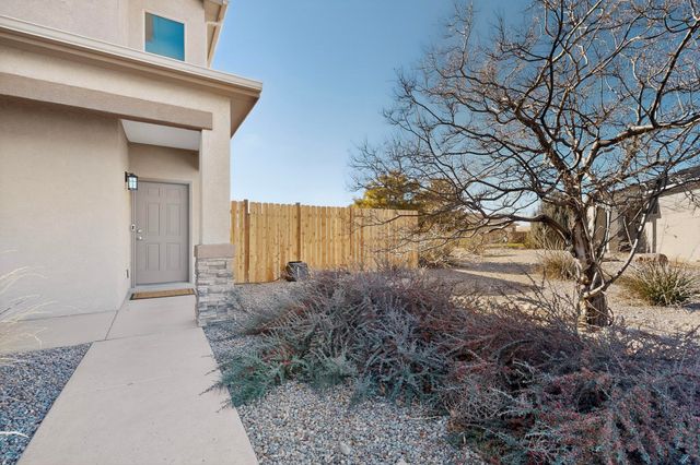 1018 Northern Lights Way NE, Rio Rancho, NM 87144