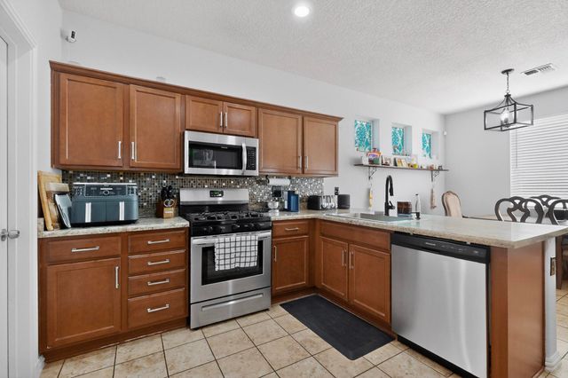 1018 Northern Lights Way NE, Rio Rancho, NM 87144