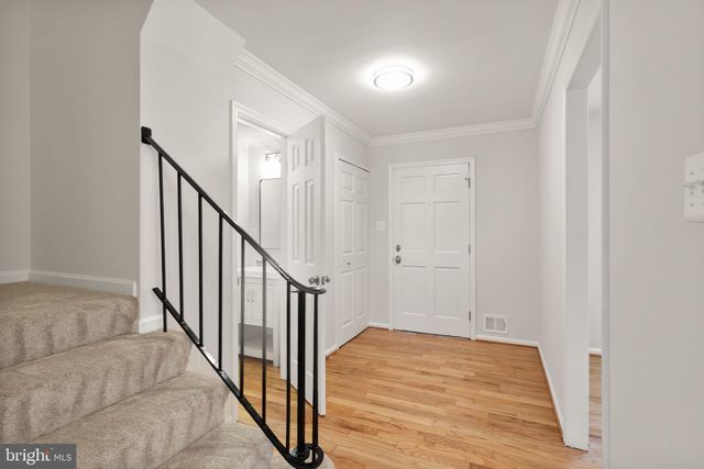 9225 SAND CREEK CT, Burke, VA 22015