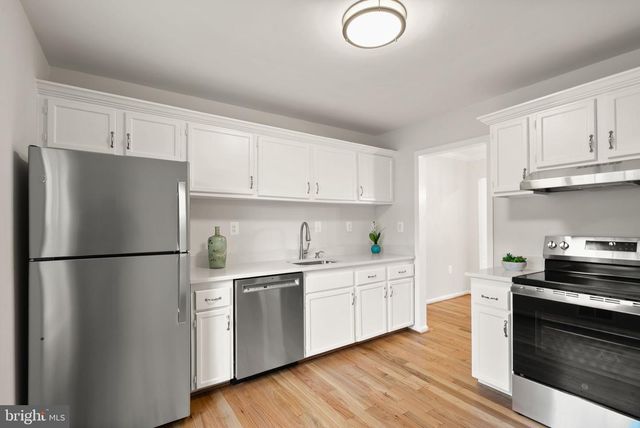 9225 SAND CREEK CT, Burke, VA 22015