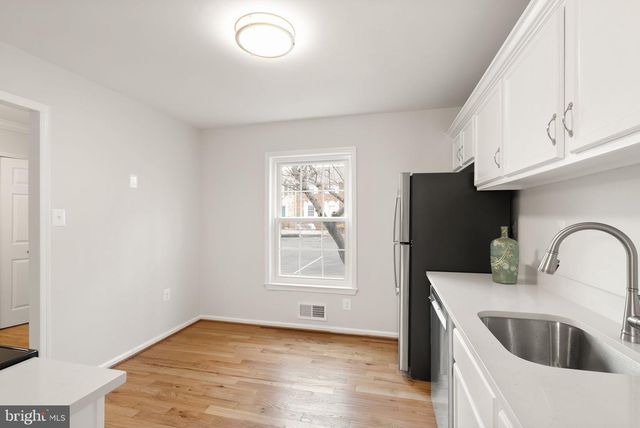 9225 SAND CREEK CT, Burke, VA 22015