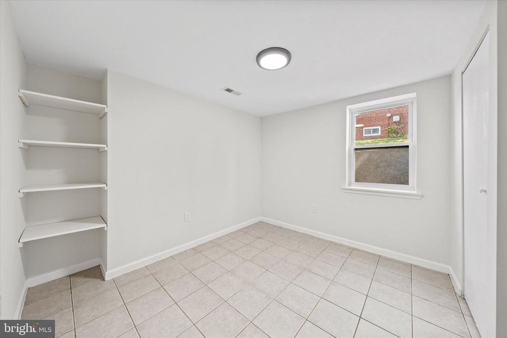 Image 14 of property listing at 6714 STOCKTON LN, Hyattsville, MD 20784