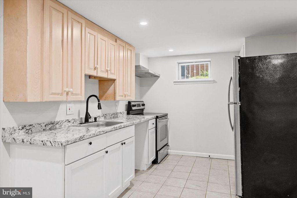 Image 16 of property listing at 6714 STOCKTON LN, Hyattsville, MD 20784