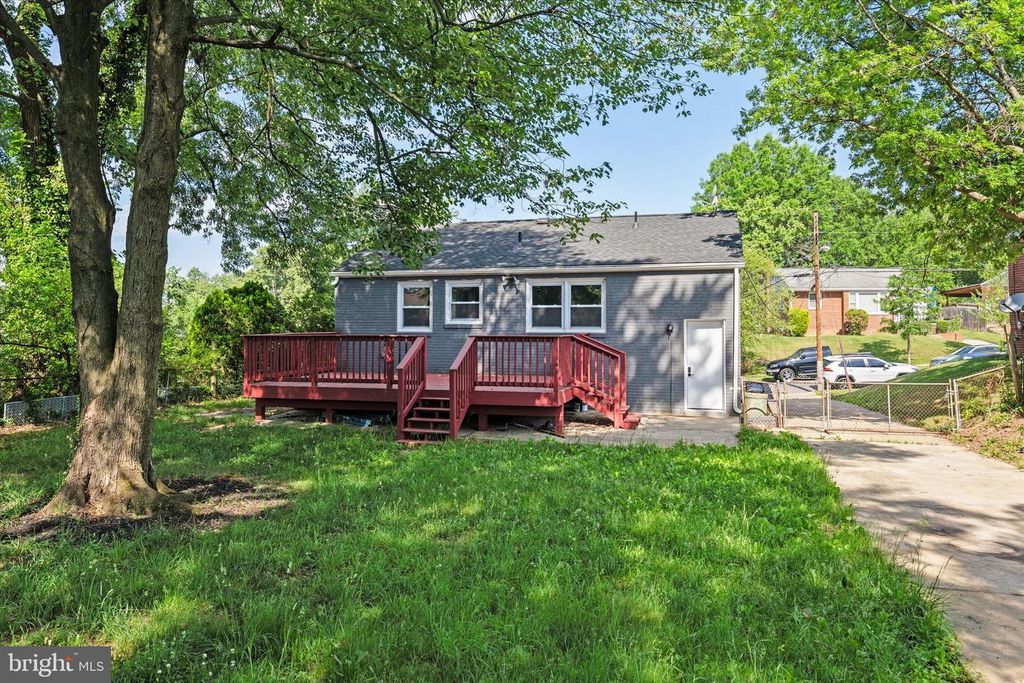 Image 20 of property listing at 6714 STOCKTON LN, Hyattsville, MD 20784