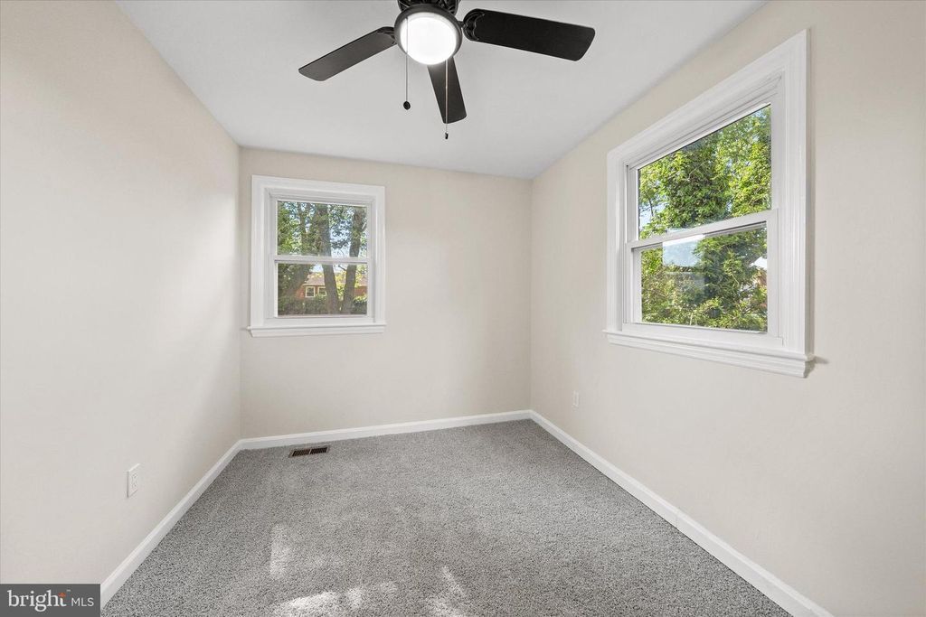 Image 7 of property listing at 6714 STOCKTON LN, Hyattsville, MD 20784