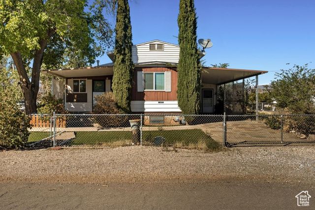 160 W 380 N, La Verkin, UT 84745