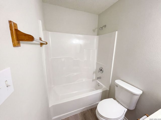 2830 FISHER FIELD DR, San Antonio, TX 78245
