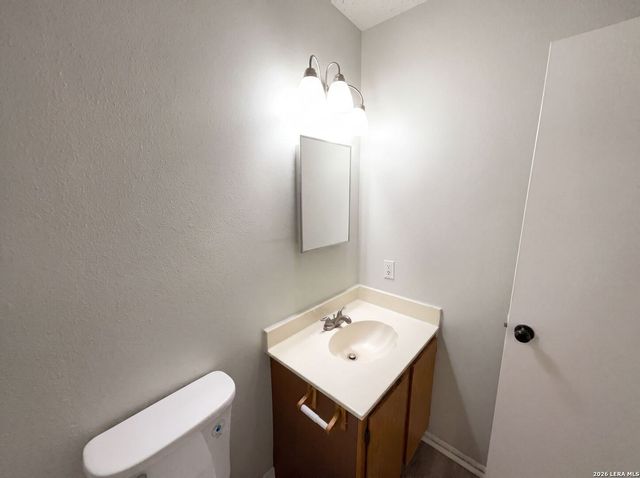 2830 FISHER FIELD DR, San Antonio, TX 78245
