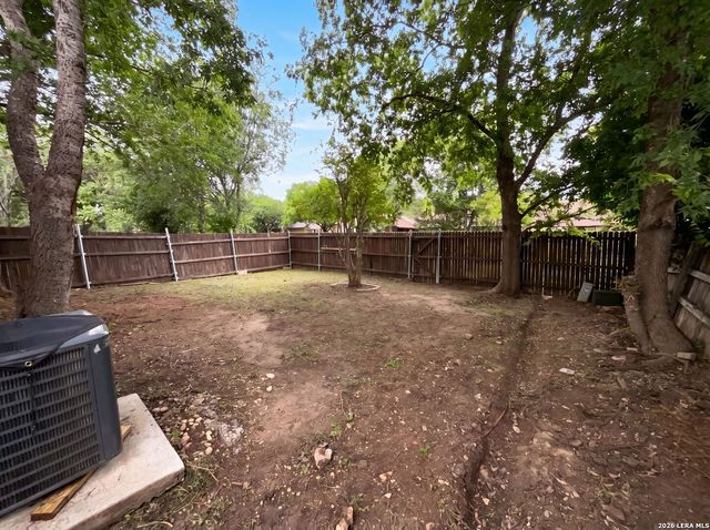 2830 FISHER FIELD DR, San Antonio, TX 78245
