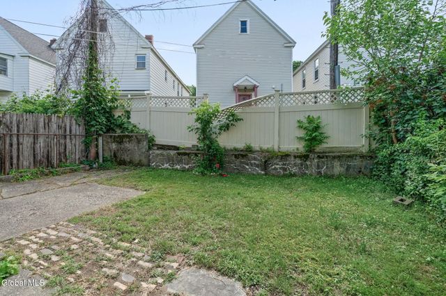 244 Park Place, Schenectady, NY 12305