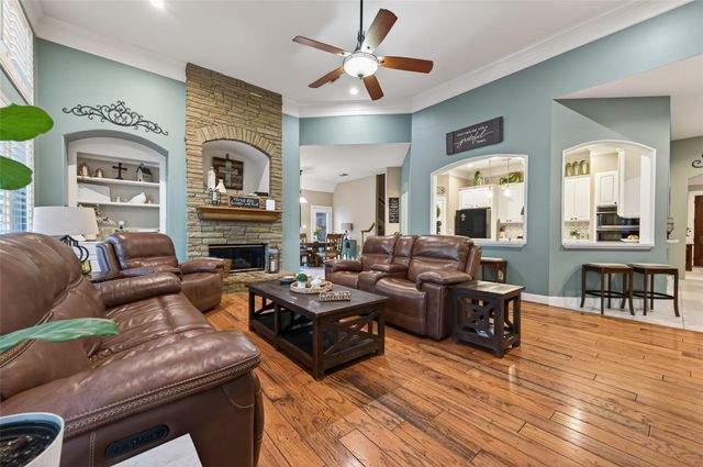 37722 Millers Pass, Pinehurst, TX 77362