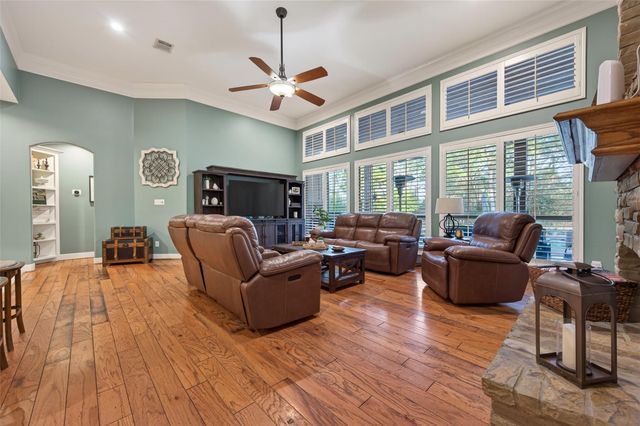 37722 Millers Pass, Pinehurst, TX 77362