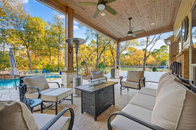 37722 Millers Pass, Pinehurst, TX 77362