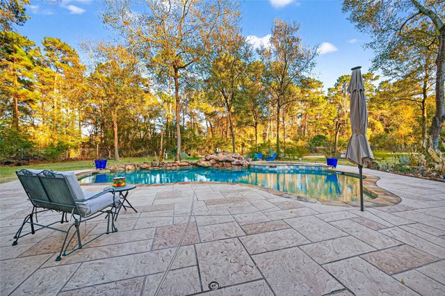 37722 Millers Pass, Pinehurst, TX 77362