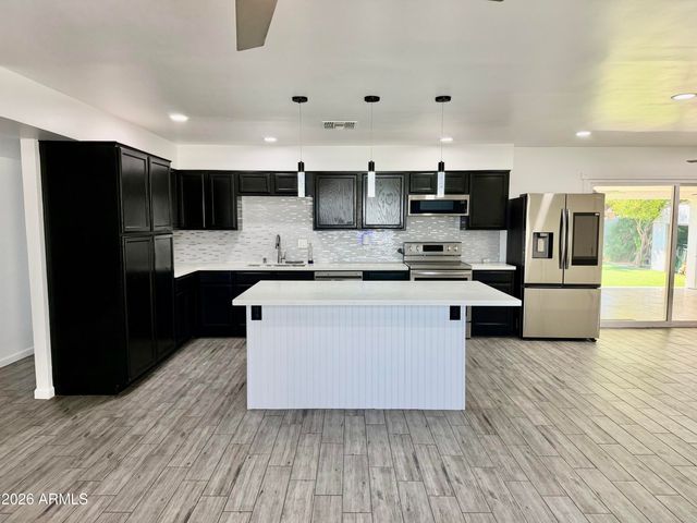 5731 W CORTEZ Street, Glendale, AZ 85304