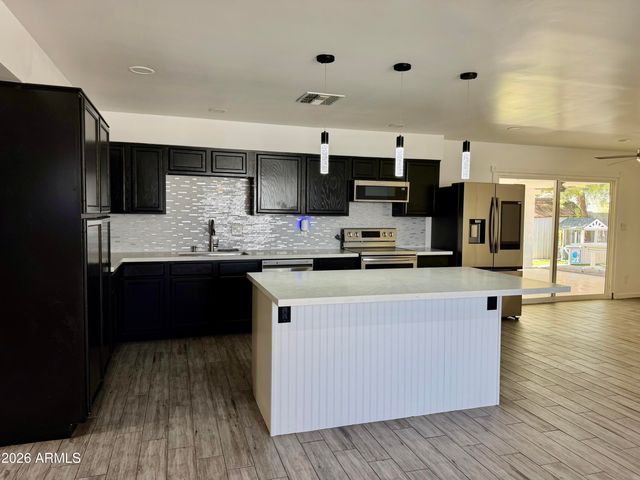 5731 W CORTEZ Street, Glendale, AZ 85304