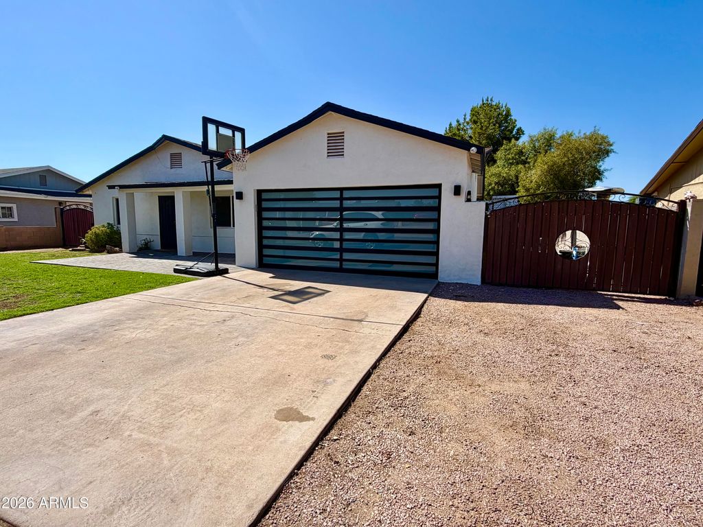 5731 W CORTEZ Street, Glendale, AZ 85304