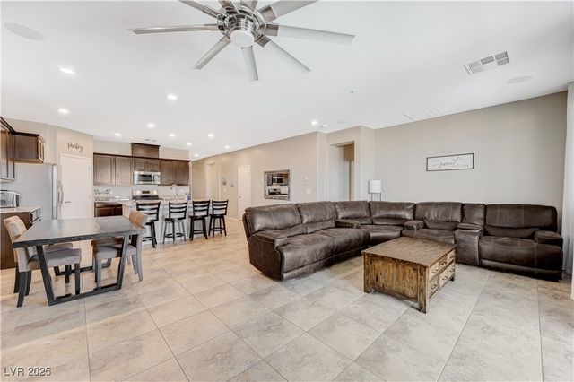 2096 Del Aqua Avenue, Henderson, NV 89002