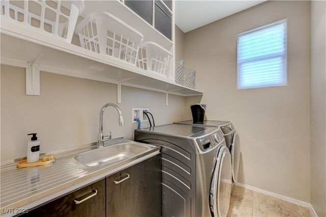 2096 Del Aqua Avenue, Henderson, NV 89002