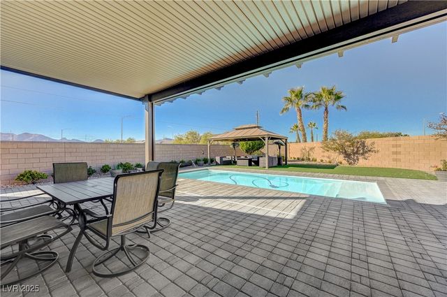 2096 Del Aqua Avenue, Henderson, NV 89002