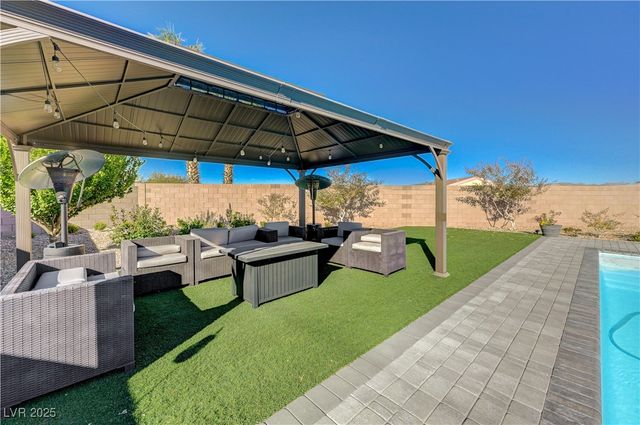 2096 Del Aqua Avenue, Henderson, NV 89002