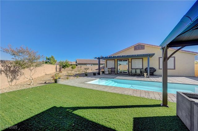 2096 Del Aqua Avenue, Henderson, NV 89002