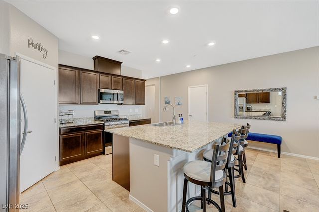 2096 Del Aqua Avenue, Henderson, NV 89002