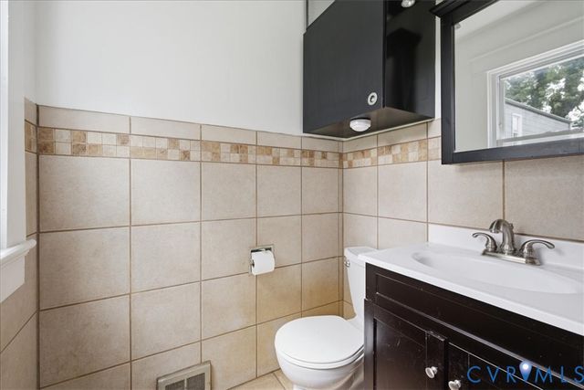 7232 Hopkins Rd, North Chesterfield, VA 23237