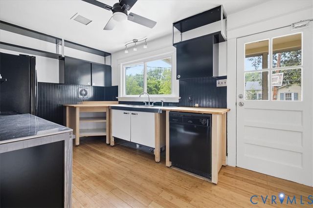 7232 Hopkins Rd, North Chesterfield, VA 23237