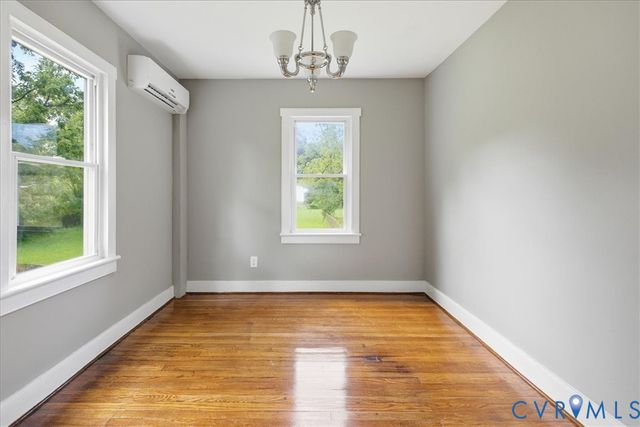 7232 Hopkins Rd, North Chesterfield, VA 23237
