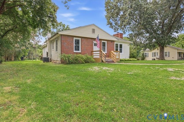7232 Hopkins Rd, North Chesterfield, VA 23237