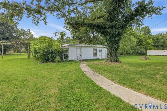 7232 Hopkins Rd, North Chesterfield, VA 23237