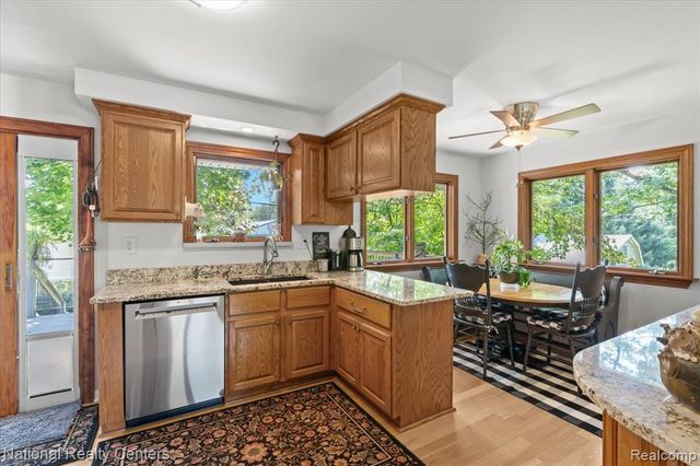 1785 Middle Road, Highland, MI 48357