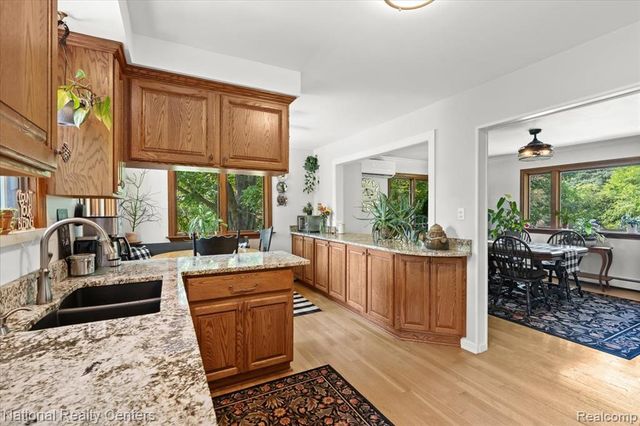 1785 Middle Road, Highland, MI 48357