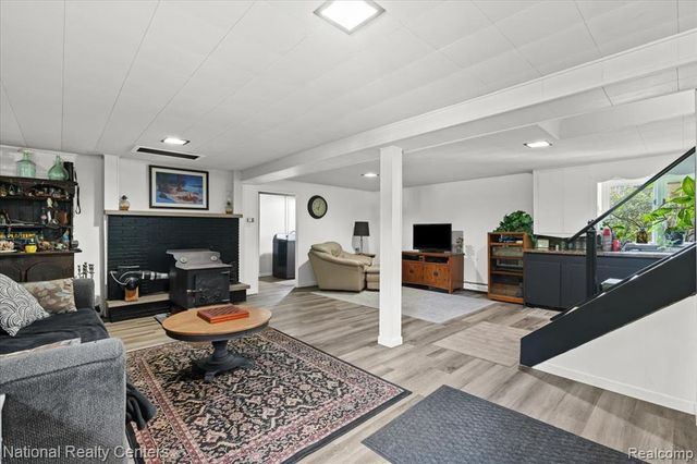 1785 Middle Road, Highland, MI 48357