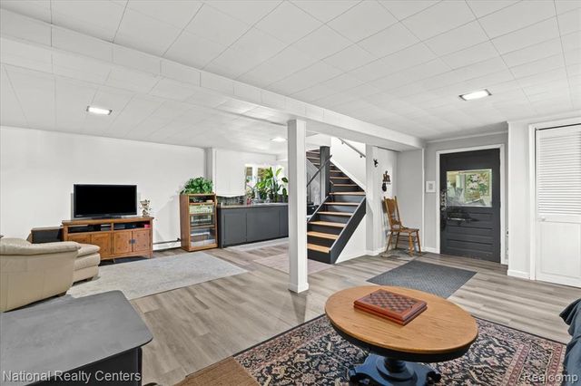 1785 Middle Road, Highland, MI 48357