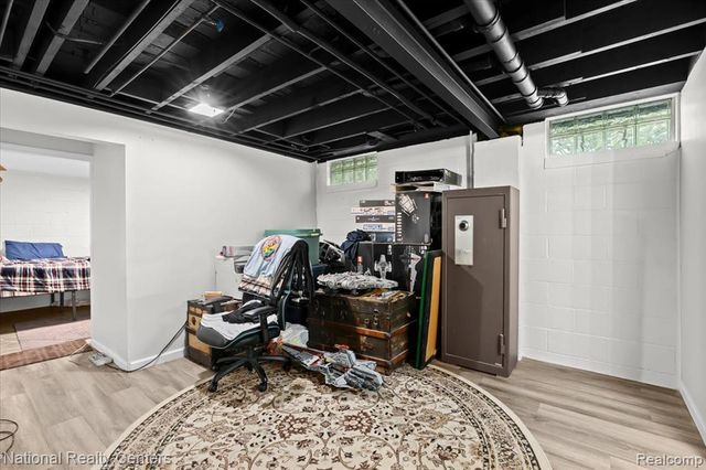 1785 Middle Road, Highland, MI 48357