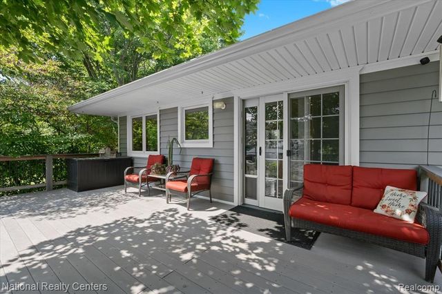 1785 Middle Road, Highland, MI 48357