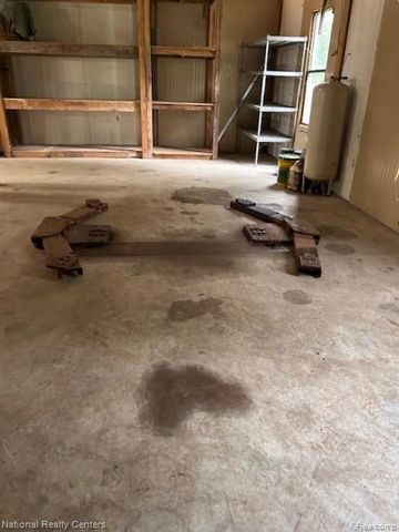 1785 Middle Road, Highland, MI 48357