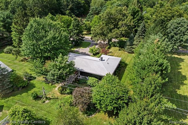 1785 Middle Road, Highland, MI 48357